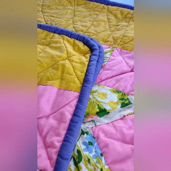 VINTAGE HAND STITCHED STAR QUILT - Picture 2 of 8